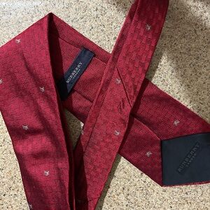 Burberry Red Geometric Tie